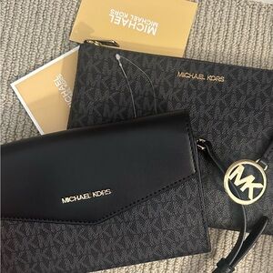 Michael Kors 2-Piece Signature Crossbody Wallet Set – Brand New